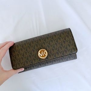 Gorgeous Michael Kors Wallet-NWT